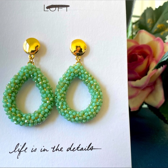 ✨LOFT green shimmery beaded teardrop earrings✨ - Picture 3 of 7